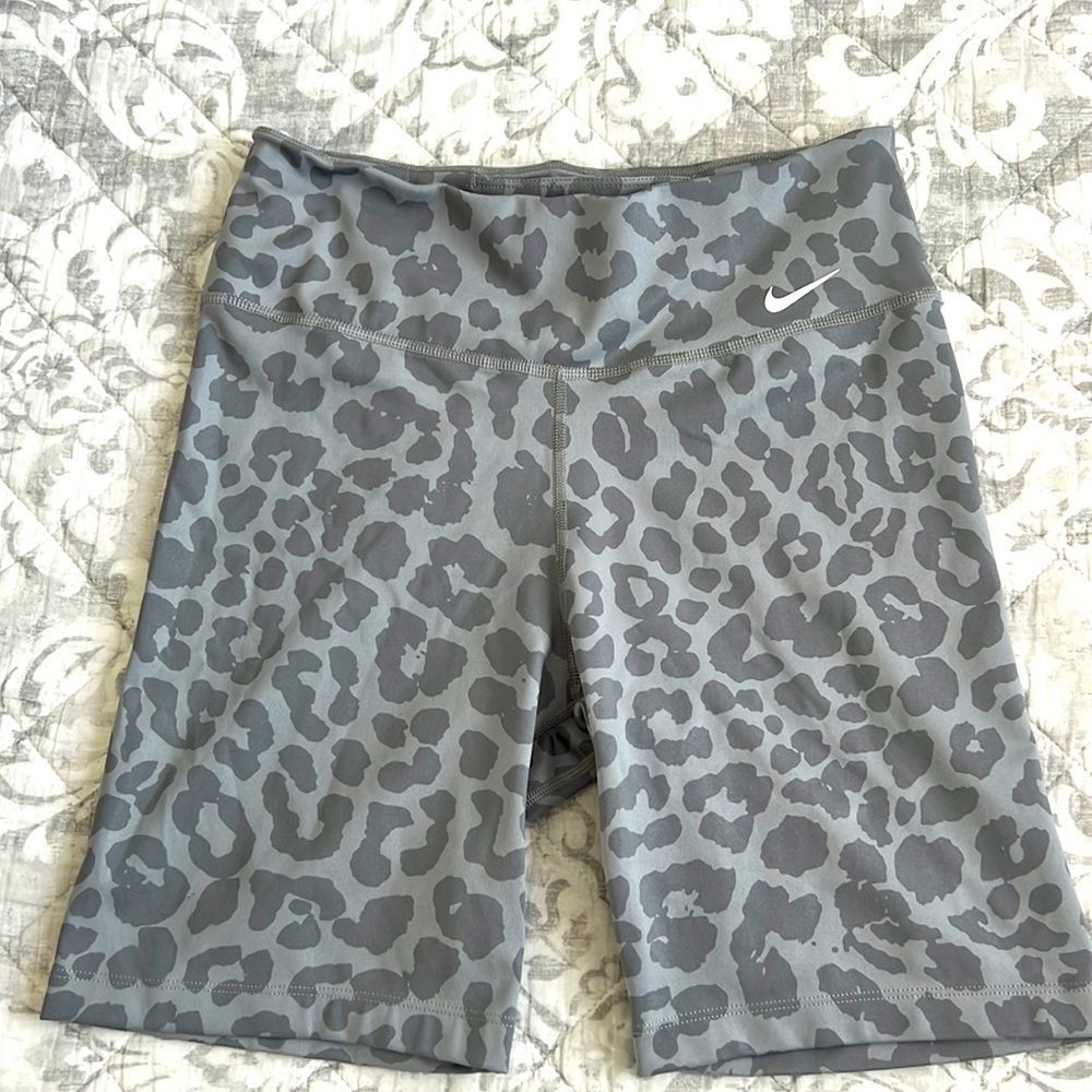 Nike DRI FIT MEDIUM Grey